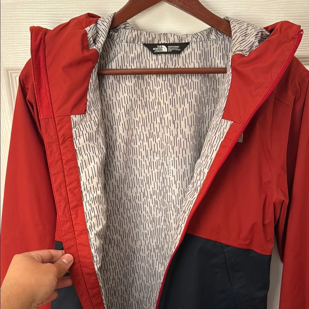 The North Face Men's Red and Black Jacket - Picture 3 of 4